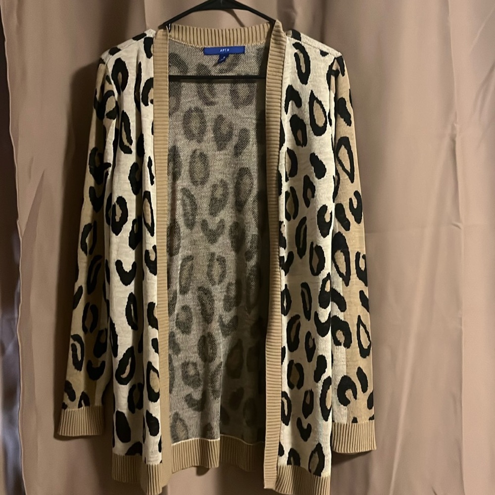 Like new leopard print cardigan!